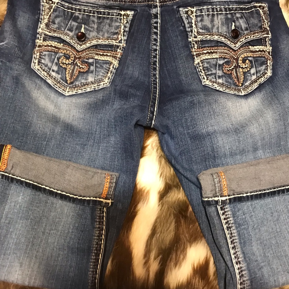 Size 34 Rock Revival Capris.